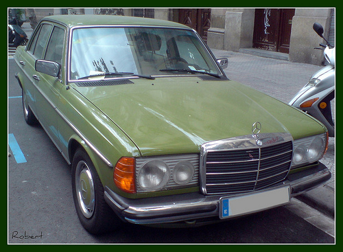 1976 Mercedes-Benz 200 picture