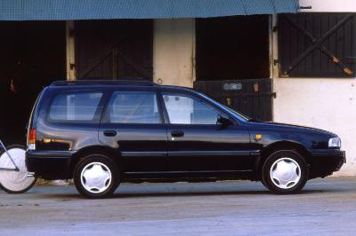 A 1993 Nissan  