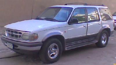 A 1995 Ford  