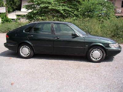 A 1998 Saab  