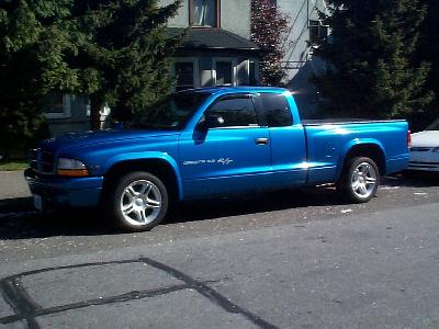 A 1999 Dodge  