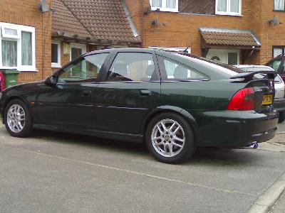 A 1999 Holden  