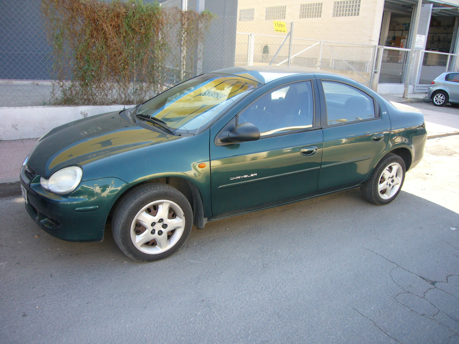 2000 Chrysler Neon picture