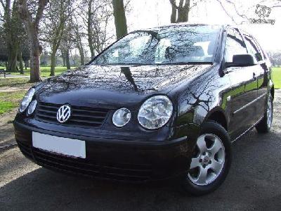 A 2004 Volkswagen  