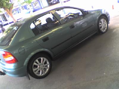 A 2005 Opel  