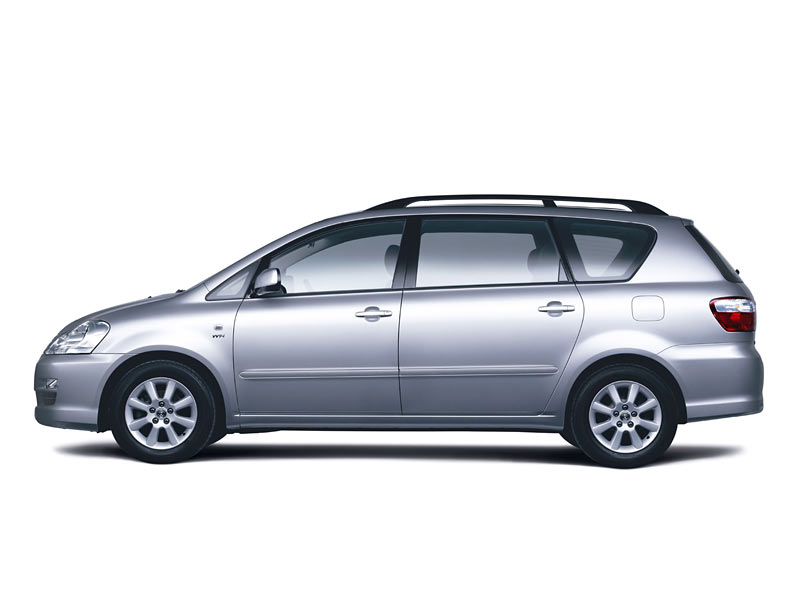 2005 Toyota Avensis Verso 2.0 picture