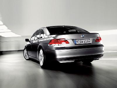 Send us more 2005 BMW 740Li pictures
