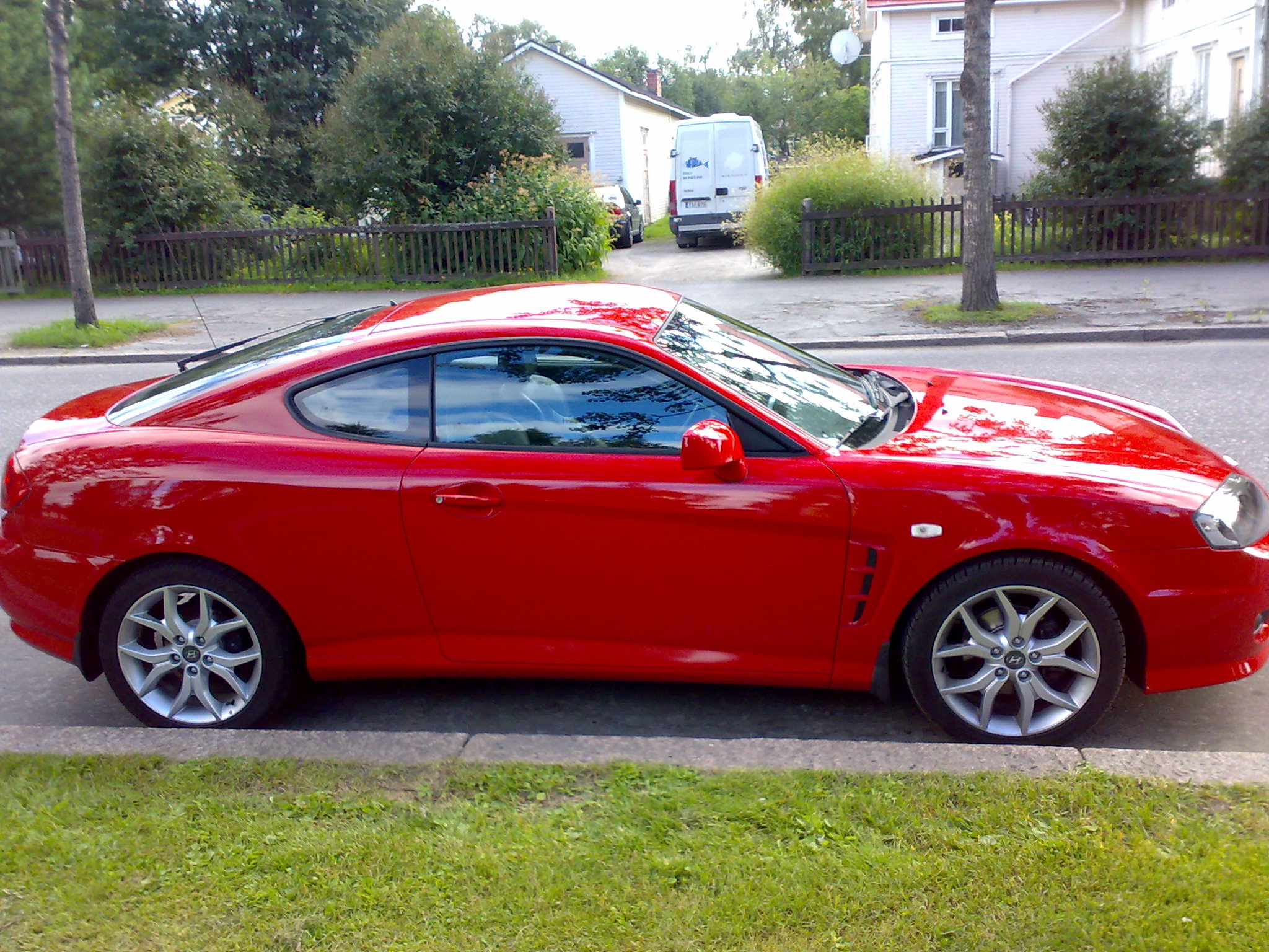 2005 Hyundai Coupe 2.7 V6 GLS picture.