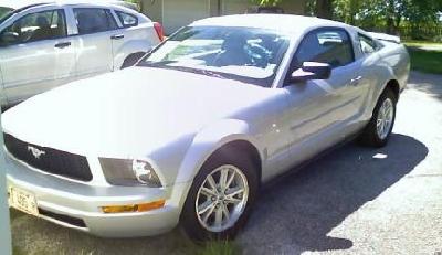 Ford Mustang V6 Deluxe Coupe 2006 