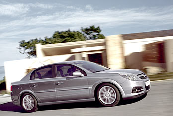 A 2007 Opel Vectra 