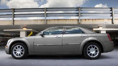 2009 Chrysler 300 C AWD picture