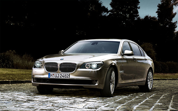 2010 BMW 735i picture