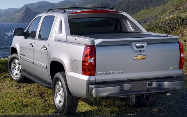 2011 Chevrolet Avalanche LS AWD picture