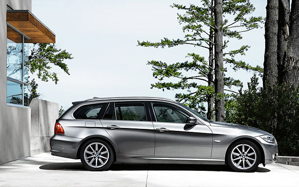 2011 BMW 330xd Touring picture