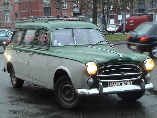1961 Peugeot 403 Familiale picture