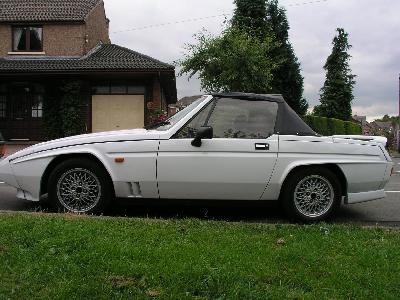 A 1986 Reliant  