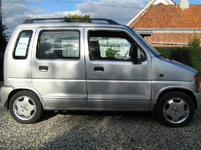 A 1999 Suzuki Wagon R+ 