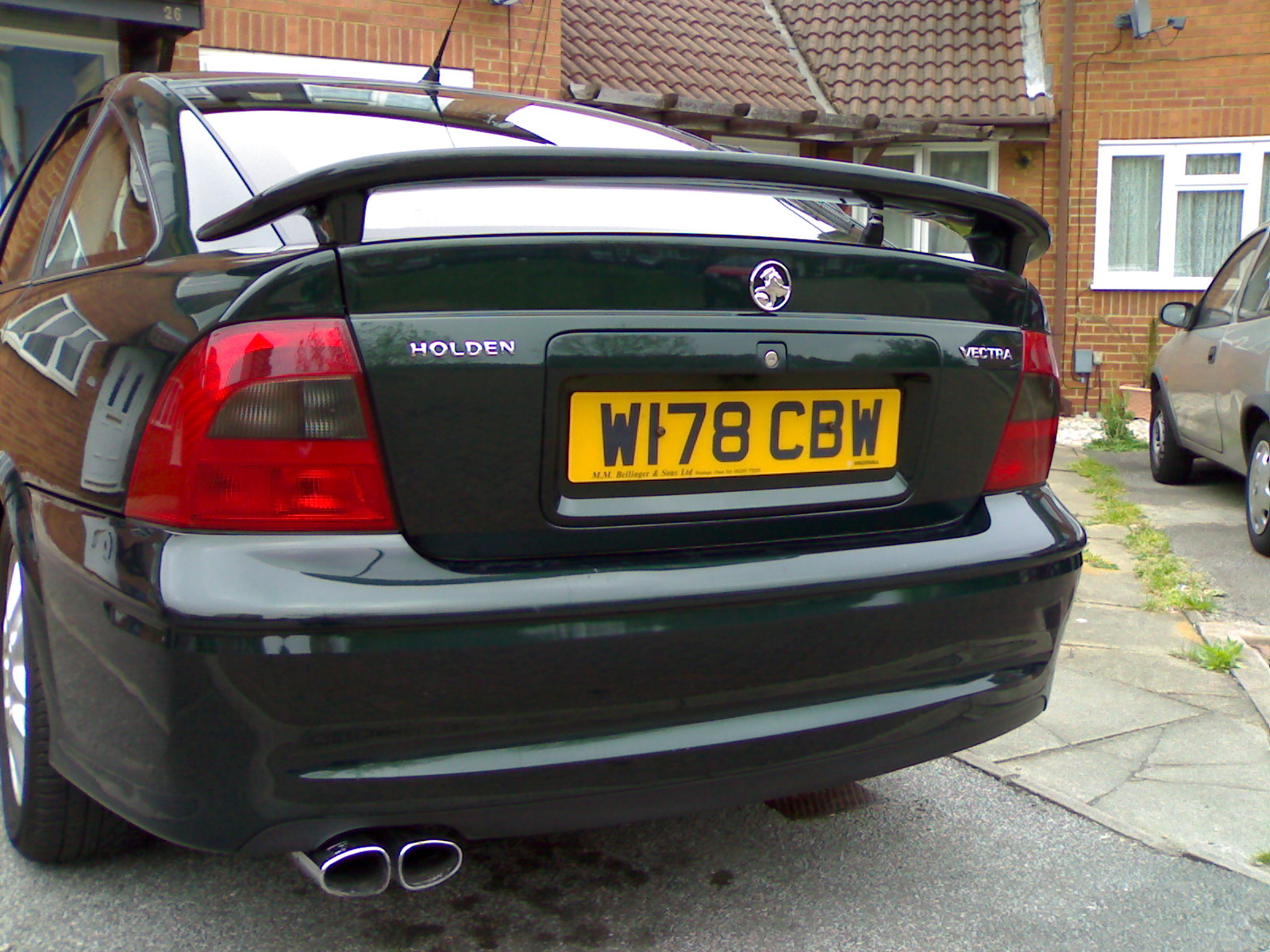 A 1999 Holden Vectra