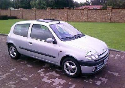 A 2003 Renault  