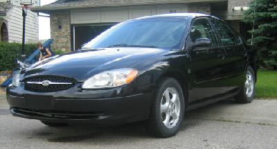 A 2003 Ford  