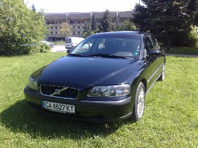 A 2004 Volvo S 60