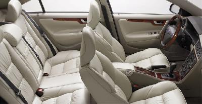 A 2005 Volvo S 60 