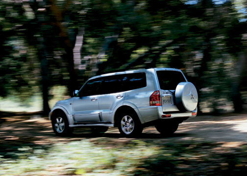 2005 Mitsubishi Montero Limited picture