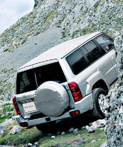 2005 Nissan Patrol GR 3.0 Di Profi Long picture