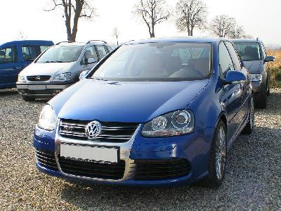 A 2006 Volkswagen  