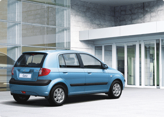 A 2006 Hyundai  