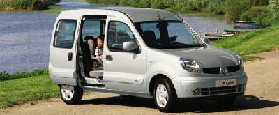 A 2006 Renault  