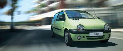 A 2006 Renault  