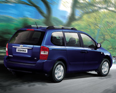 A 2007 Kia  
