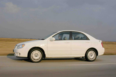 A 2007 Kia  