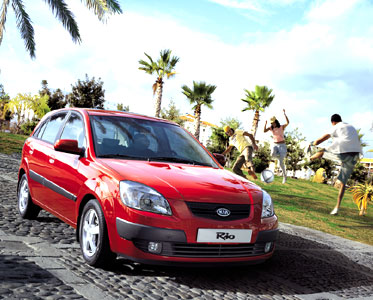 A 2007 Kia  
