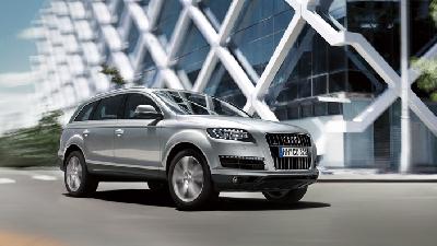 A 2010 Audi  