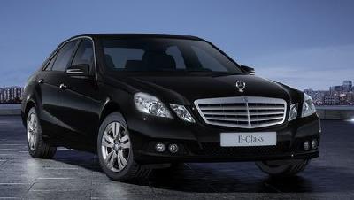A 2010 Mercedes-Benz  
