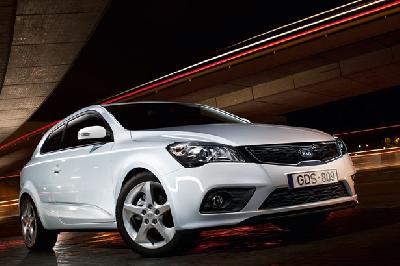 A 2011 Kia  