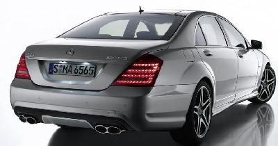 A 2011 Mercedes-Benz  