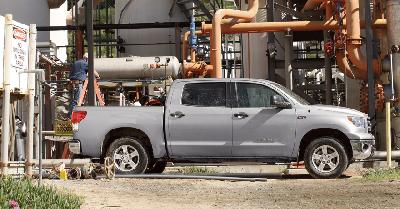 Toyota Tundra CrewMax 4x4 Limited 5.7L FFV 2011 