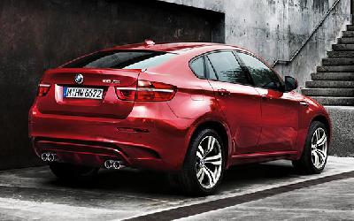 A 2011 BMW X6 